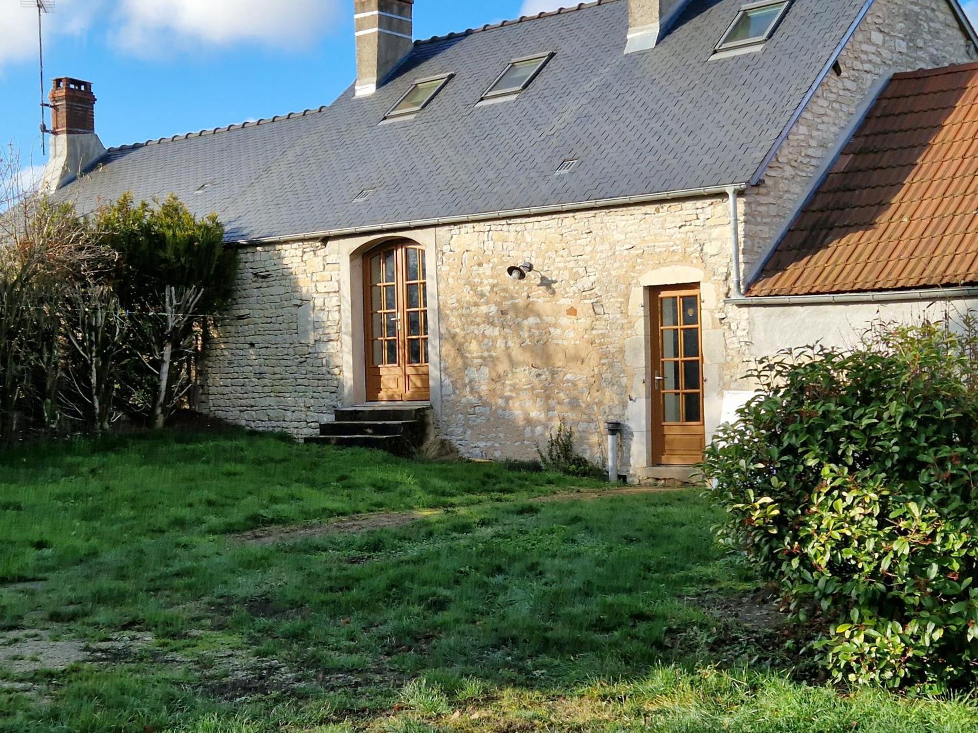 Gite Les Frenes Avec Pre Dans Joli Hameau Vermenton Exterior photo